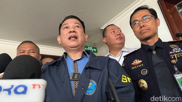 BNN Buru WN China Pengendali Lab Narkoba Happy Water-Vape Etomidate di Ancol